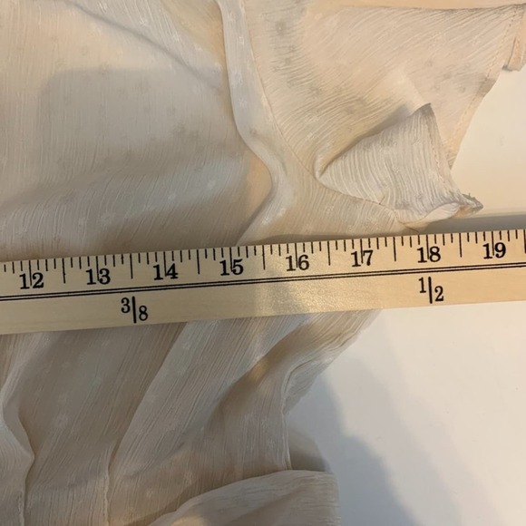 Max Studio Ivory Short Sleeve Blouse NWT - Picture 10 of 10